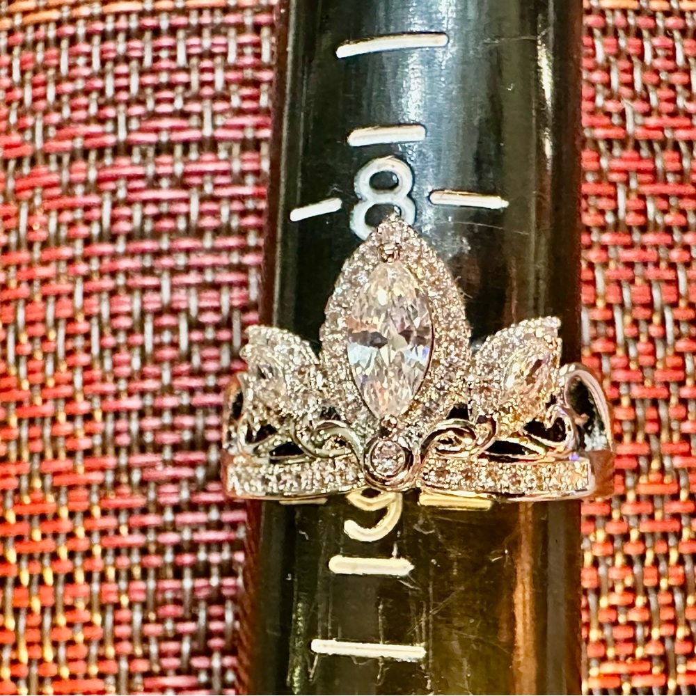 Fragrant Jewels Queen of Diamonds Ring with Clear Gemstones